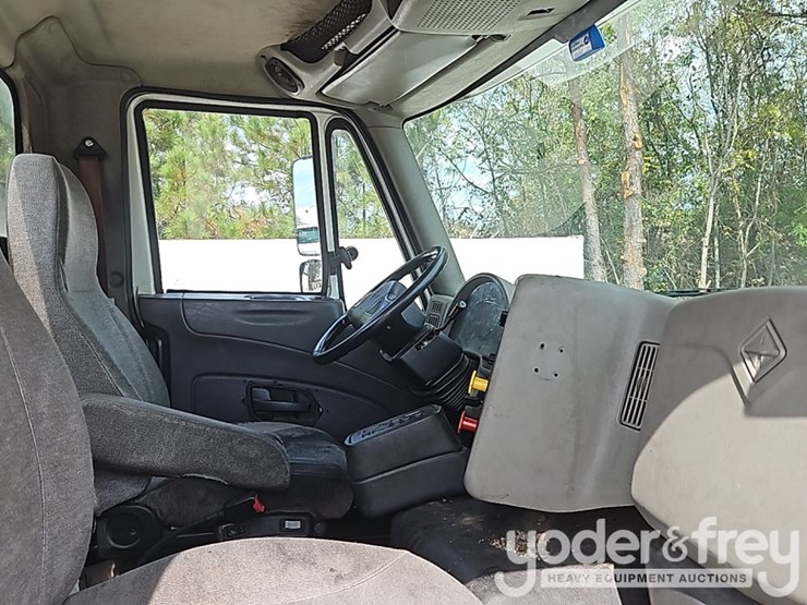 2017-international-8600-image-40