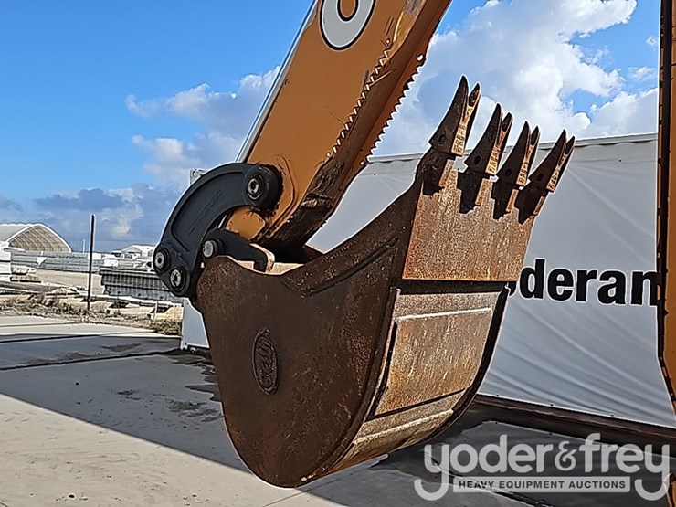 2022-case-590sn-image-34