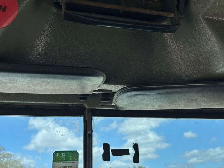 2001-mack-rd688s-image-19