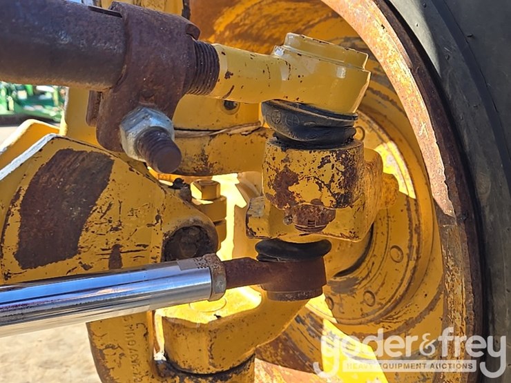 2005-caterpillar-140h-vhp-plus-image-36