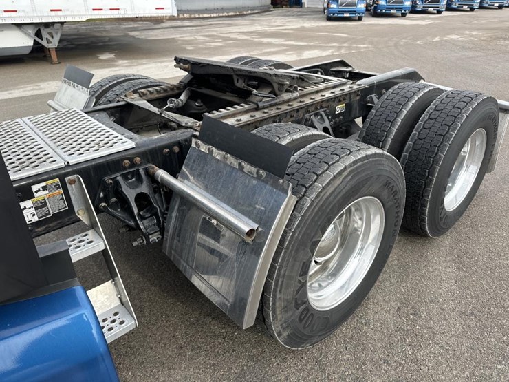 2020-kenworth-t680-image-15