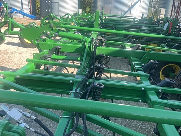 2024-john-deere-52-image-49