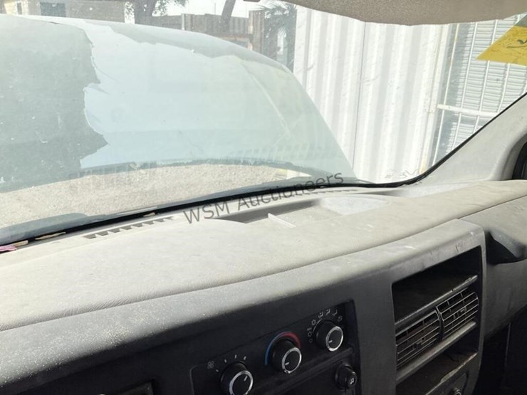 2011-chevrolet-express-4500-image-18