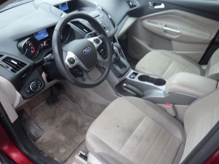 2015-ford-escape-image-10