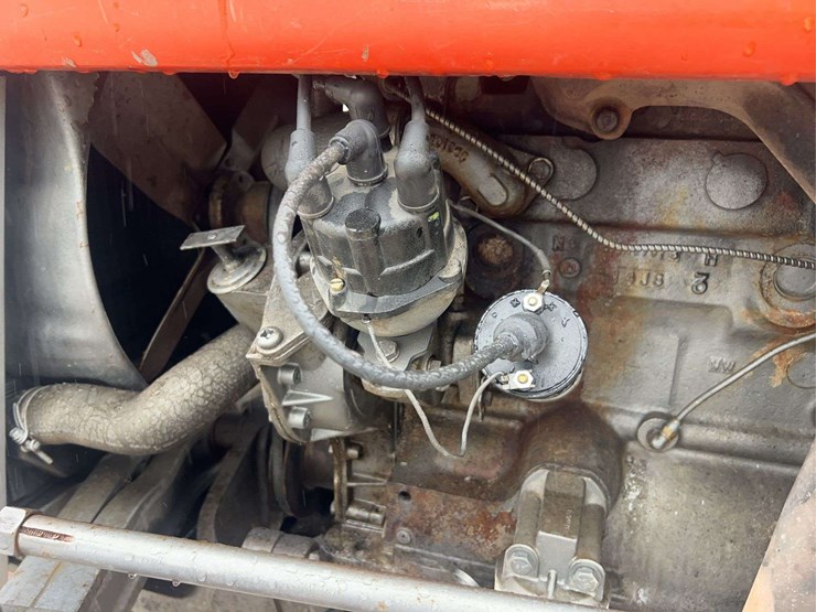 massey-ferguson-135-image-52