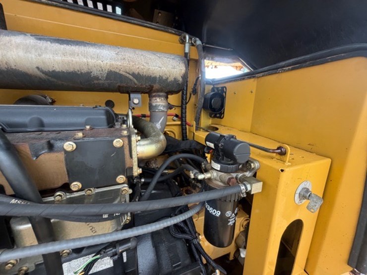 caterpillar-914g-image-54