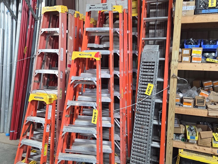 #5366-•-(3)-werner-podium-ladders,-(6)-folding-ladders-image-1