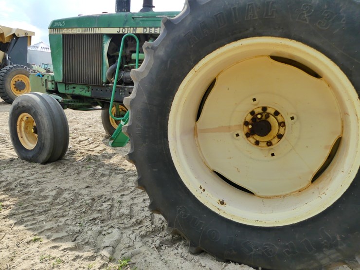 john-deere-4440-image-9