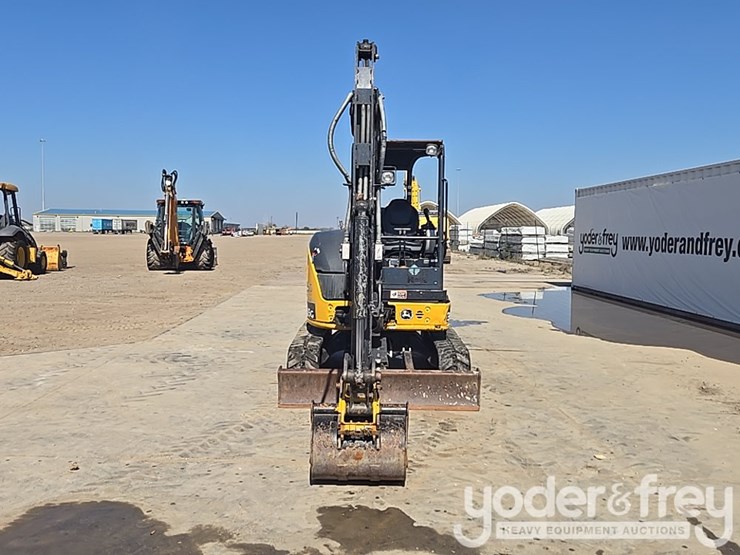 2020-deere-35g-image-8