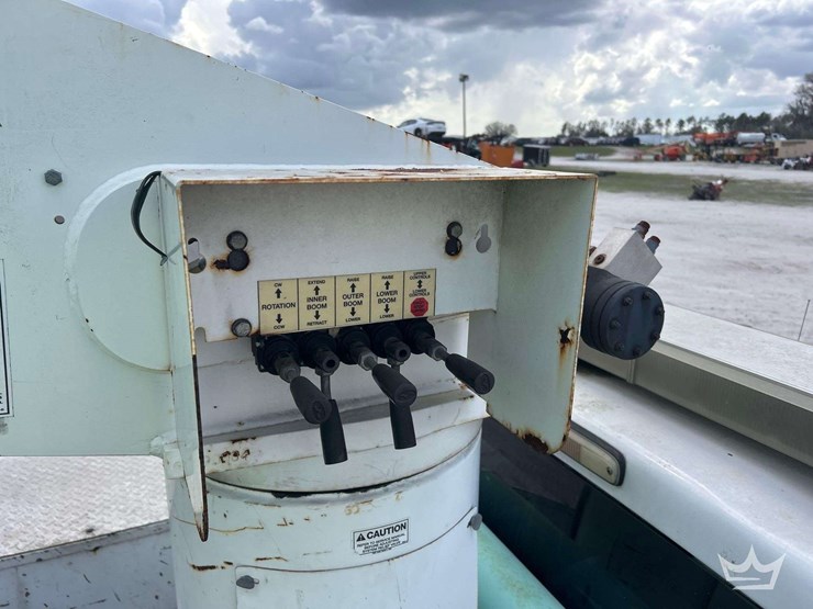 2009-ford-f550-image-24