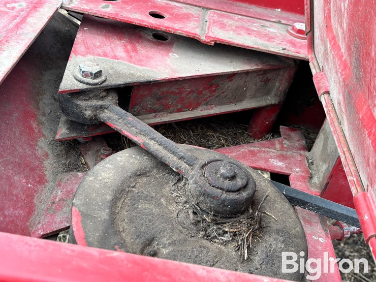 case-725-pull-type-swather-image-11