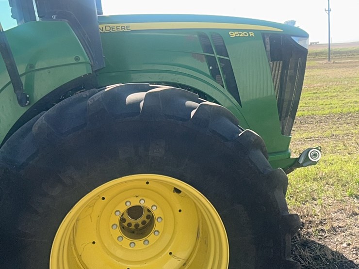 2016-john-deere-9520r-image-42