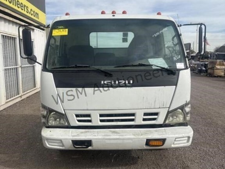 2007-isuzu-nrr-image-3