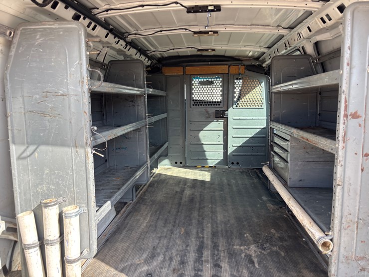 2016-gmc-3500-image-11