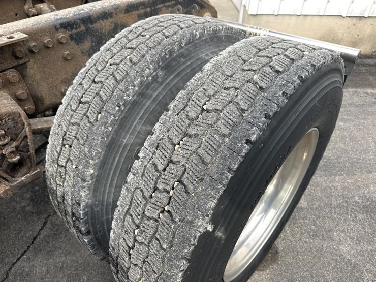 2001-volvo-10-image-58