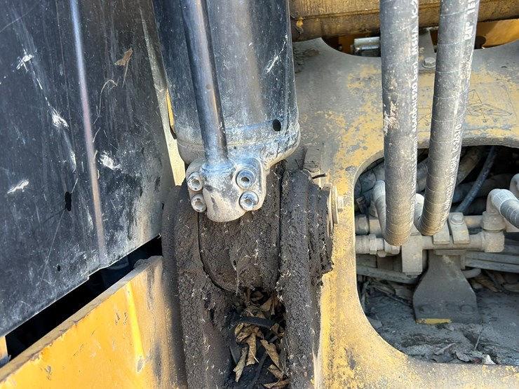 caterpillar-c4.4-image-33