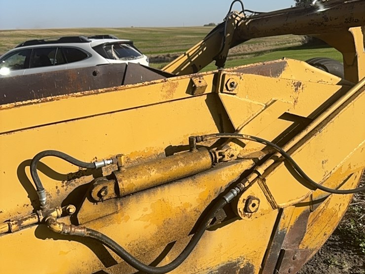 10-yard-ashland-scraper,-hydraulic-push-off,-very-heavy-duty,-works-good-image-25