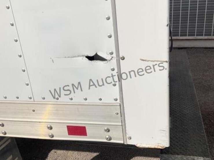 2011-chevrolet-express-4500-image-9