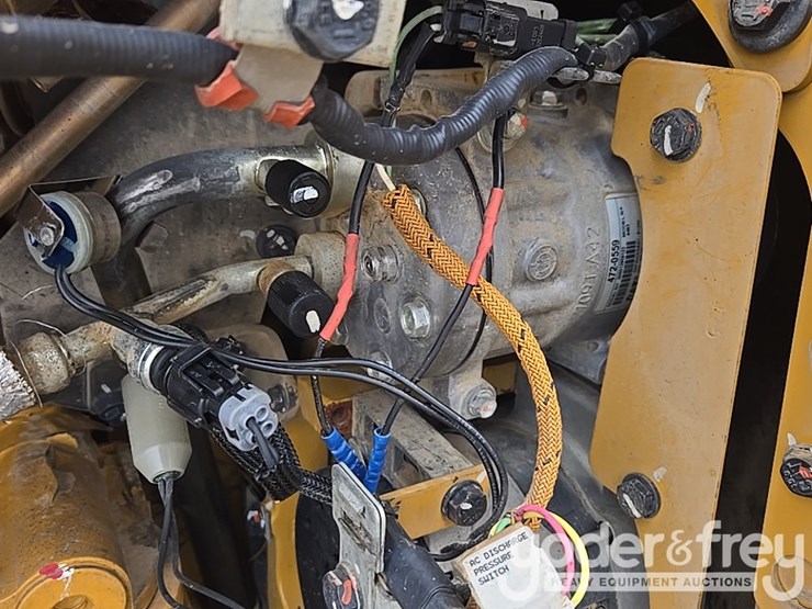 2015-caterpillar-12m3-image-72