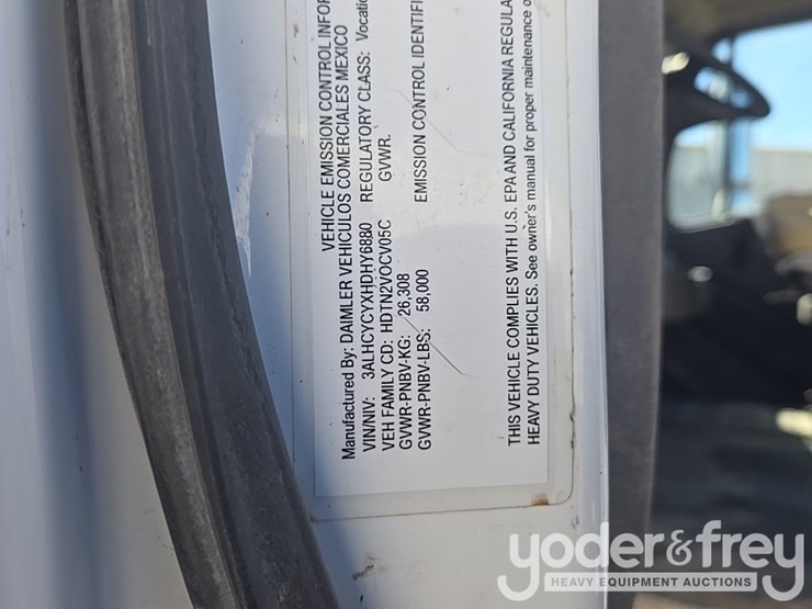 2017-freightliner-m2-106-image-73