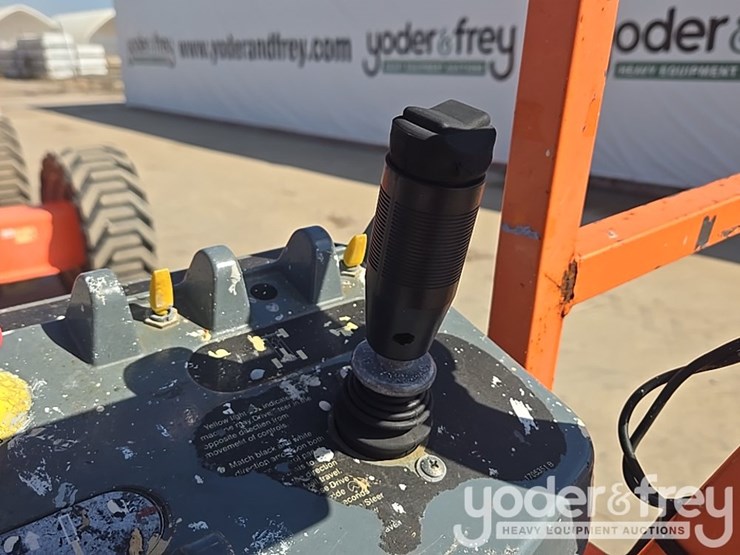 2017-jlg-600aj-image-74