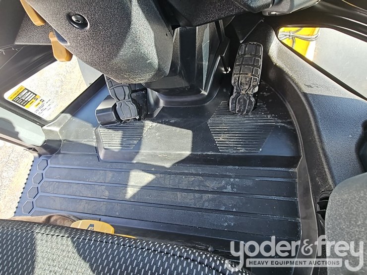 2026-caterpillar-930-image-66