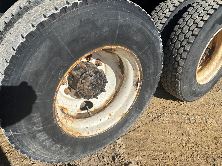 2005-sterling-lt8500-image-73