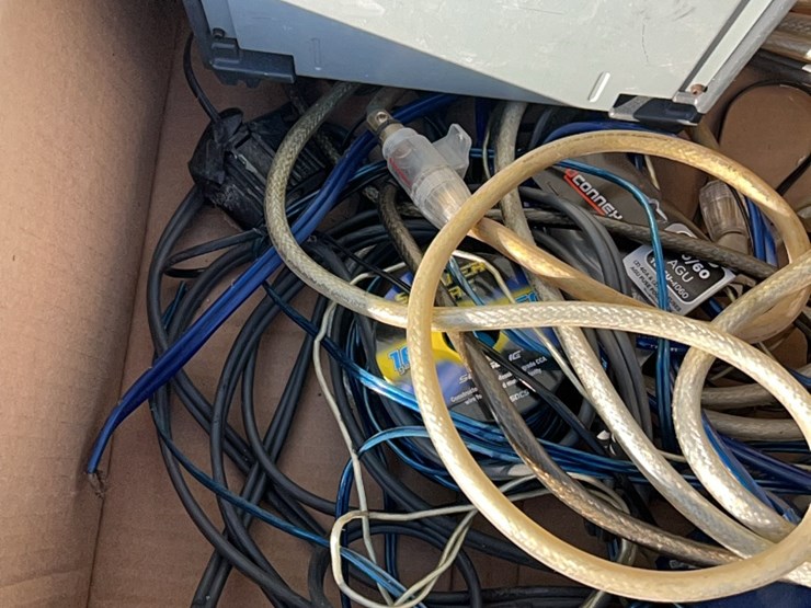 deluxe-speaker-system-for-car-or-tractor-image-9