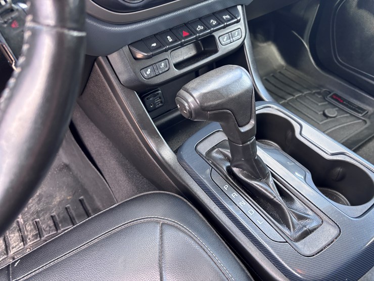 2020-chevrolet-colorado-image-10