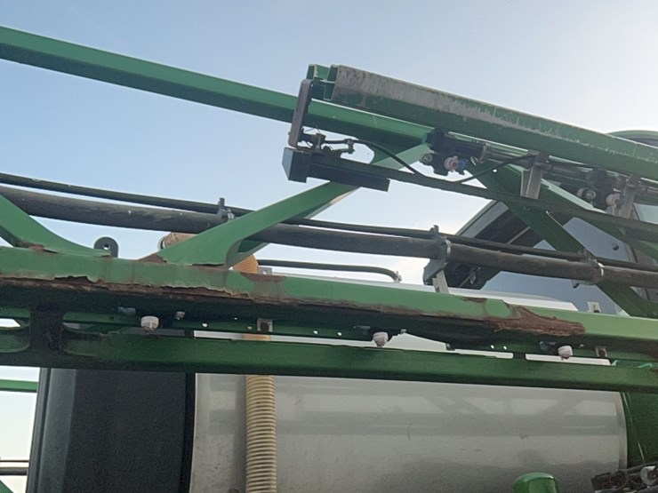 2014-john-deere-r4030-image-182