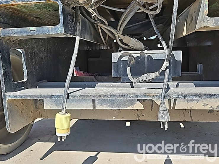 2022-jlg-3246es-image-21