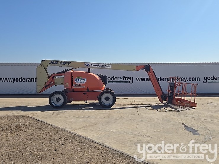 2017-jlg-600aj-image-6