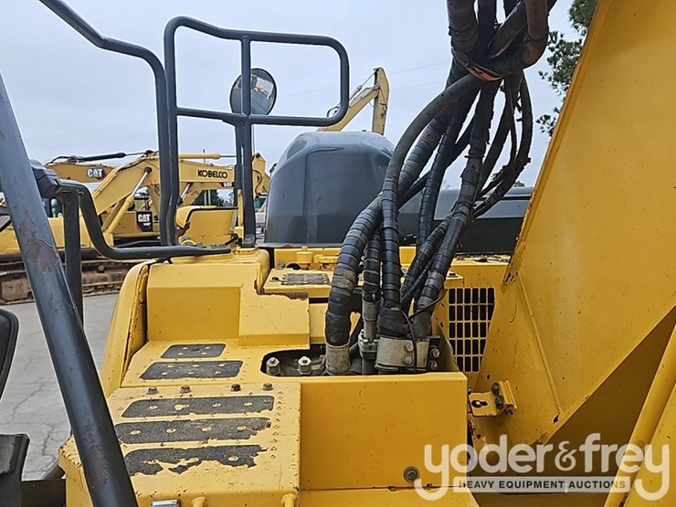 2019-komatsu-pc228us-lc-image-25