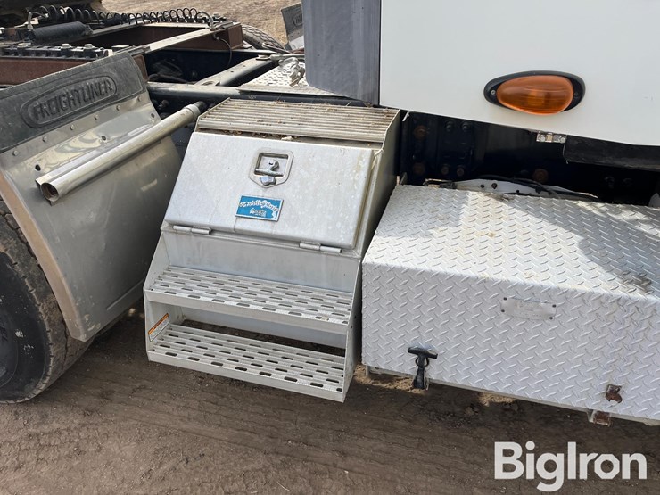 2006-freightliner-century-classic-cst120-t/a-truck-tractor-image-11