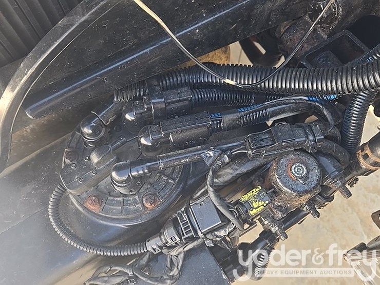 2020-freightliner-m2-106-image-54