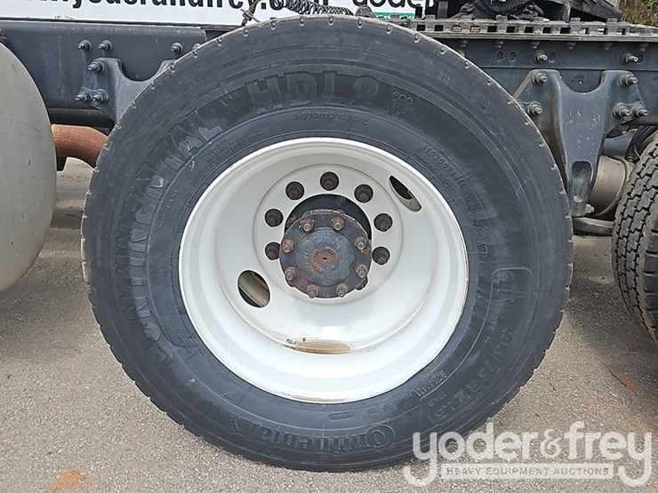 2017-international-8600-image-7