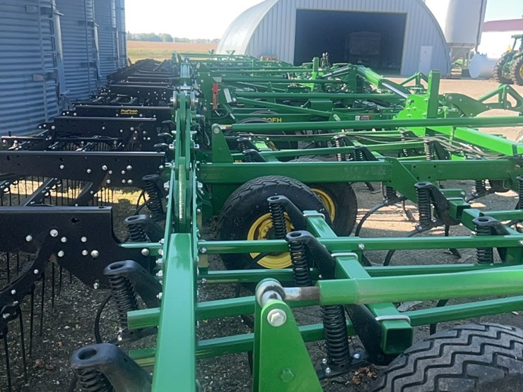 2024-john-deere-52-image-64