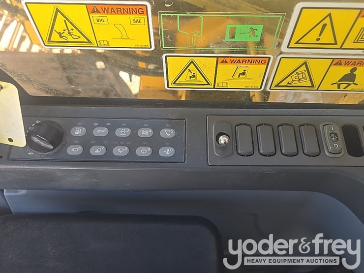 2016-caterpillar-335fl-image-70