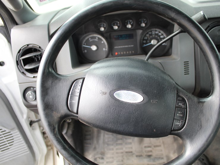 2011-ford-f650-image-12