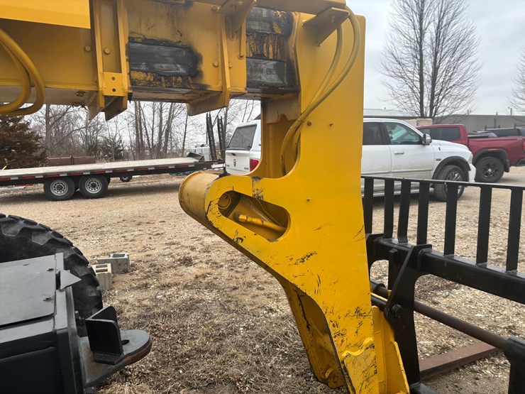 #2310-•-2004-gehl-rs8-telehandler-image-15