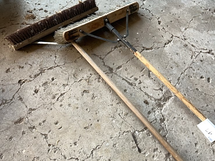 (2)-good-pushbrooms-image-6