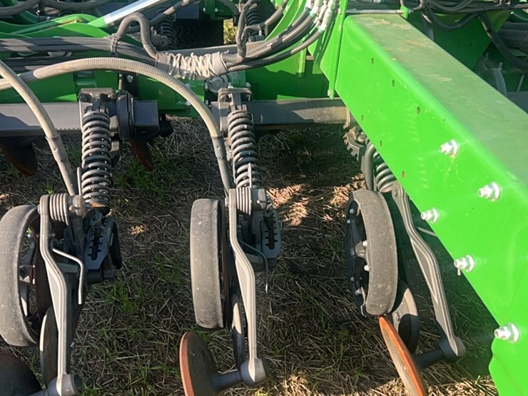2018-john-deere-1910-image-137