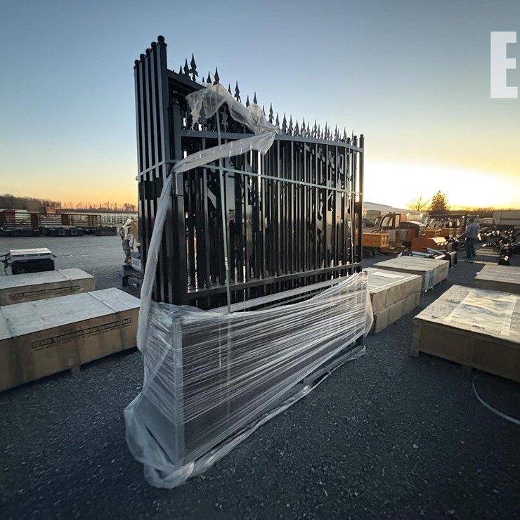 BIPARTING DRIVEWAY GATES