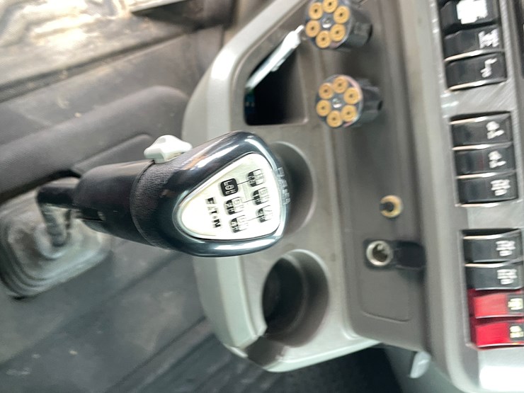 2019-kenworth-t880-image-83