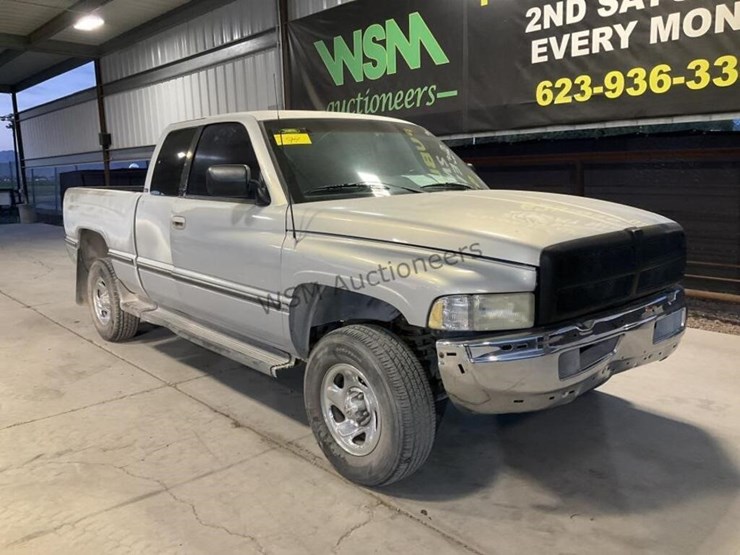 1995-dodge-ram-1500-image-2