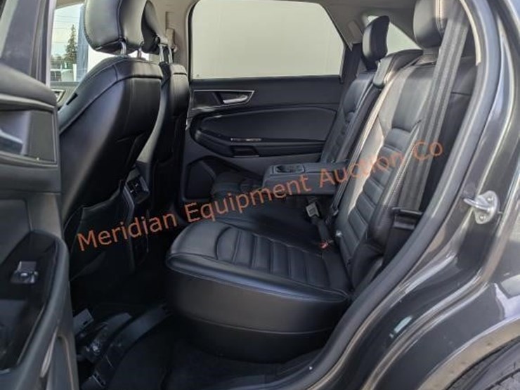 2016-ford-edge-sel-image-16