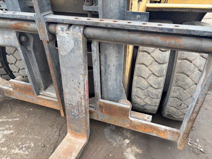 #2302-•-hyster-275-forklift-image-46