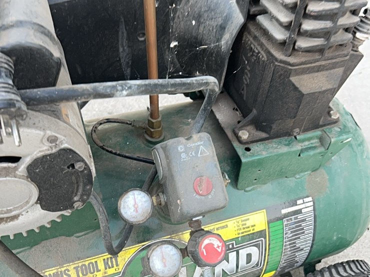 farmhand-air-compressor,-5-hp,-used-little,-has-hose-and-reel-self-contained.-image-41