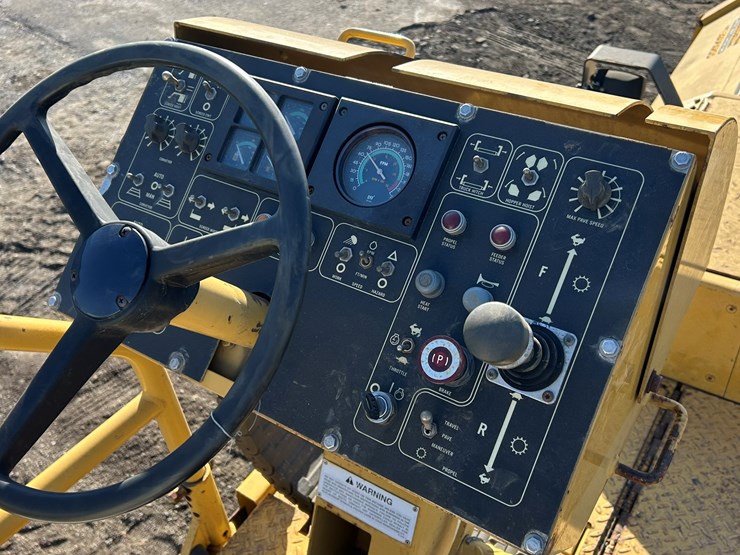 caterpillar-ap-650b-image-46