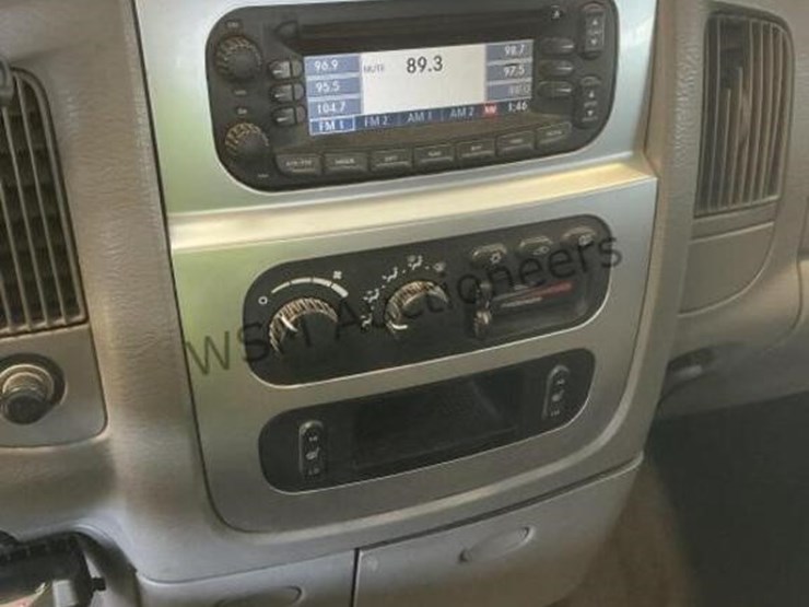 2005-dodge-ram-3500-image-17